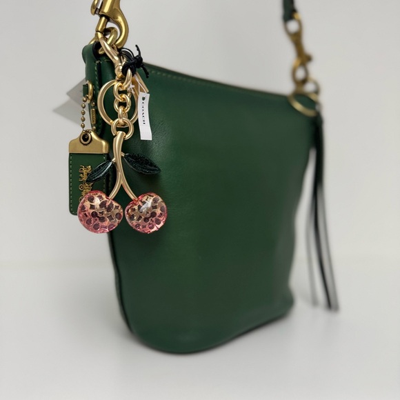 COACH 1941 Dakota Archival Duffle Bag 20 In Govetanned Leather W Cherry Charm - Picture 2 of 12